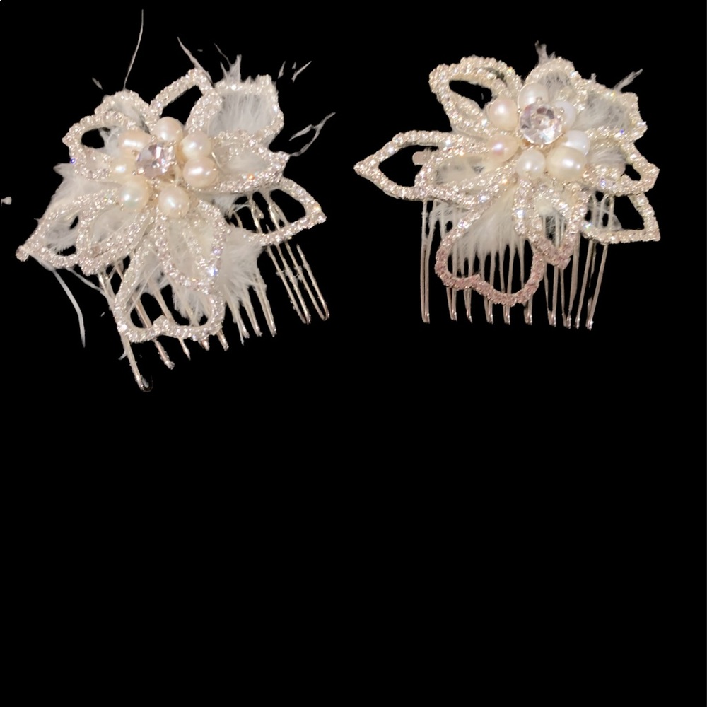 Two DS Bridal Wedding White Hair Combs w Crystals and Feathers NWT